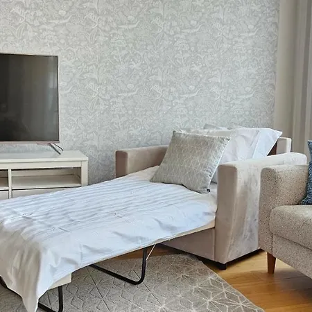 Center, Brand New + Free Parking Daire *