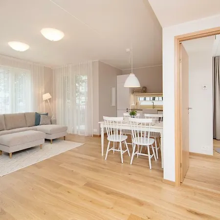 Center, Brand New + Free Parking Apartment
